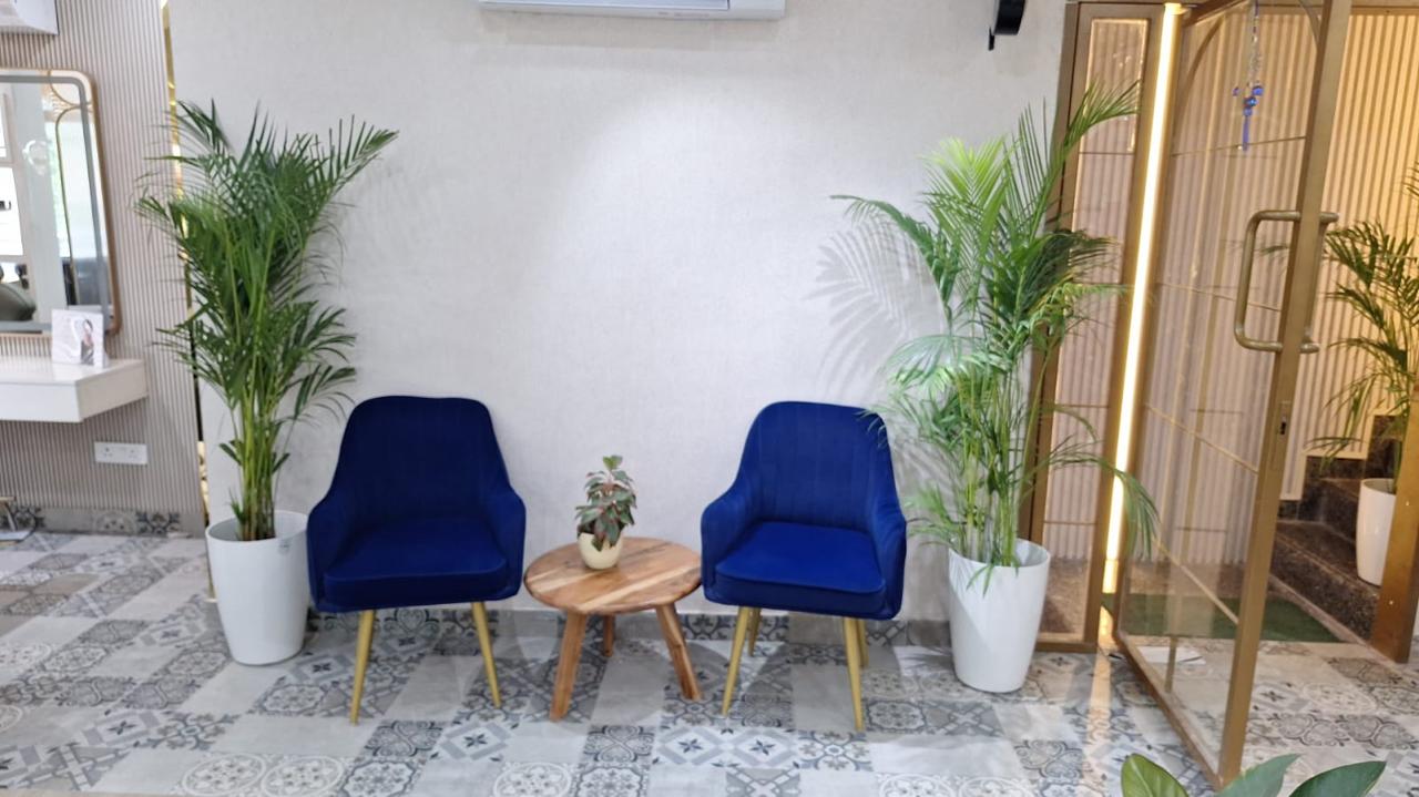 CUT&STYLE Salon - Sector 23, Gurugram10