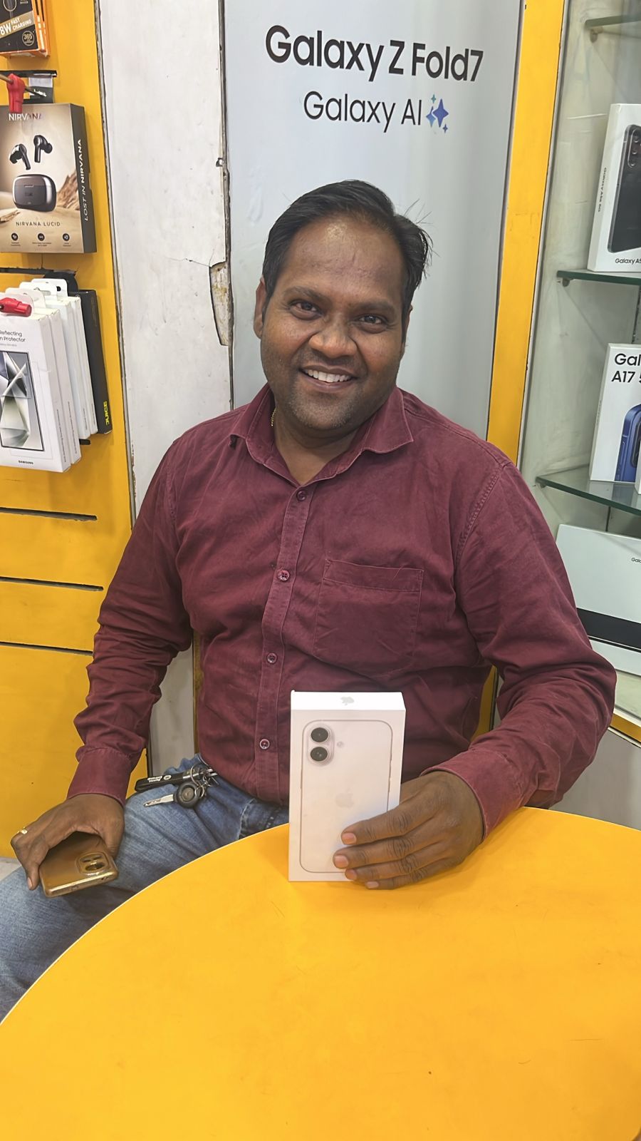 happy customer iphone 17
