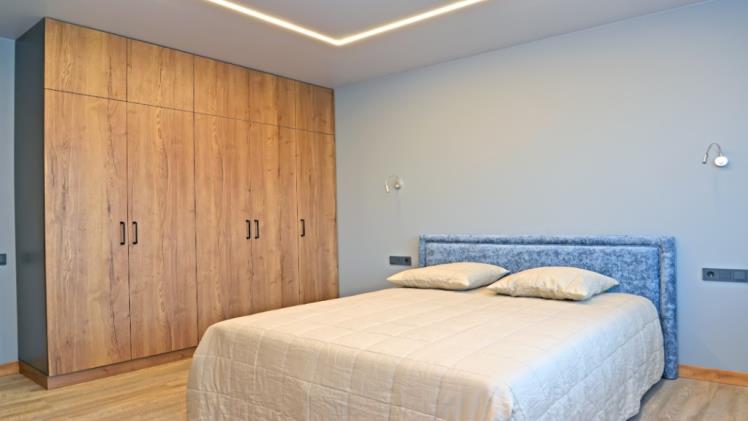 Laminate Wardrobe Makeover: How to Refresh Your Old Wardrobe with a New Laminate Finish