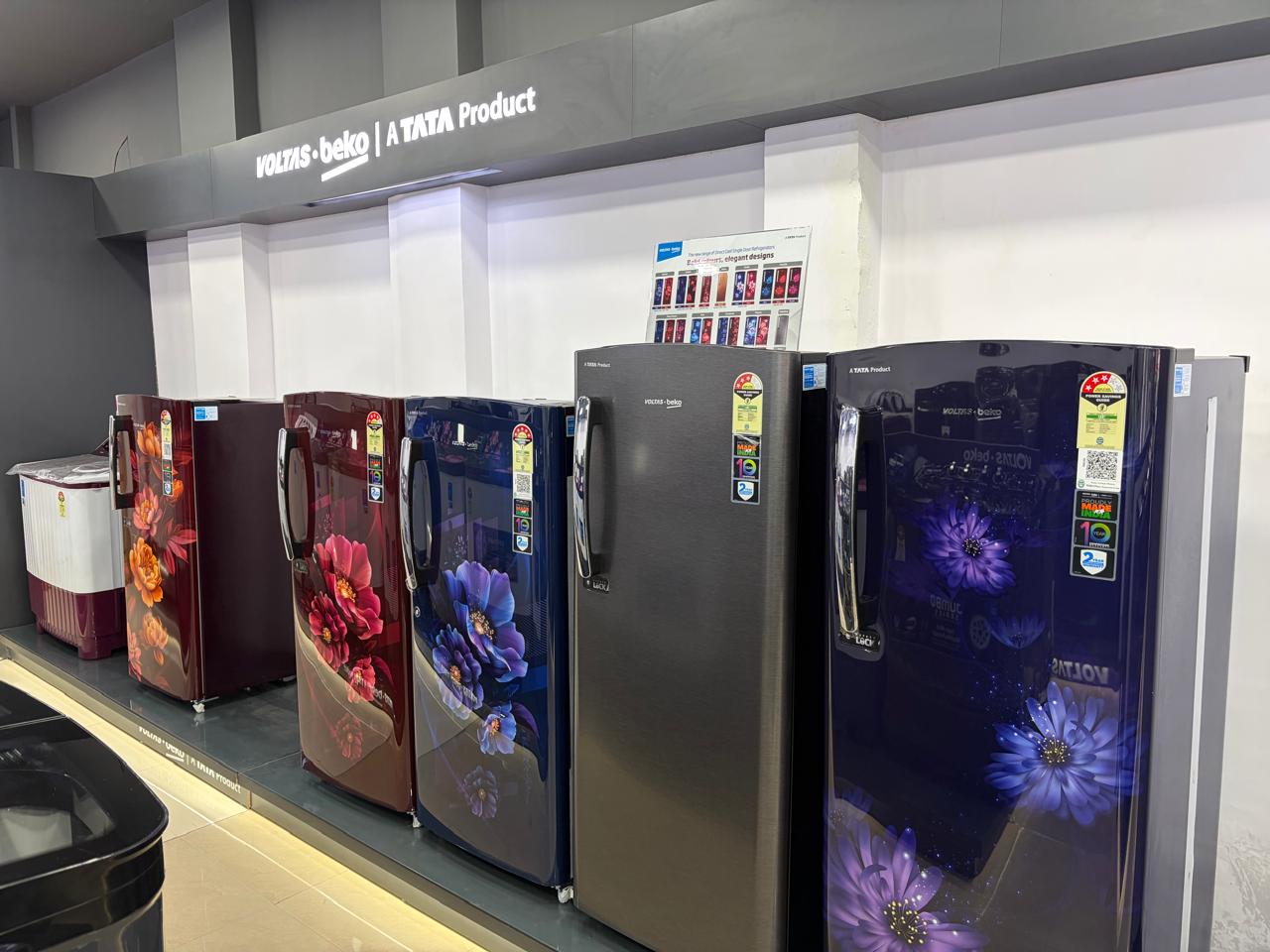 Voltas_Exclusive_Electronics_store_in_Kanpur_interior3-